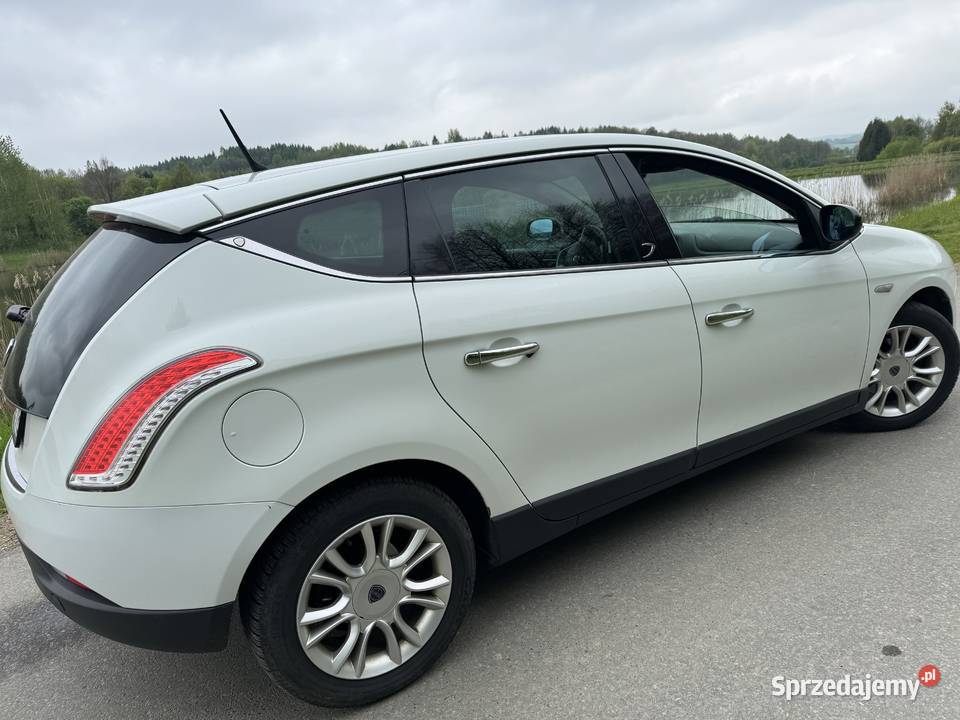 Sprzedam Lancia Delta 3 zadbana 2 komplety kół nieuszkodzony sprzedam