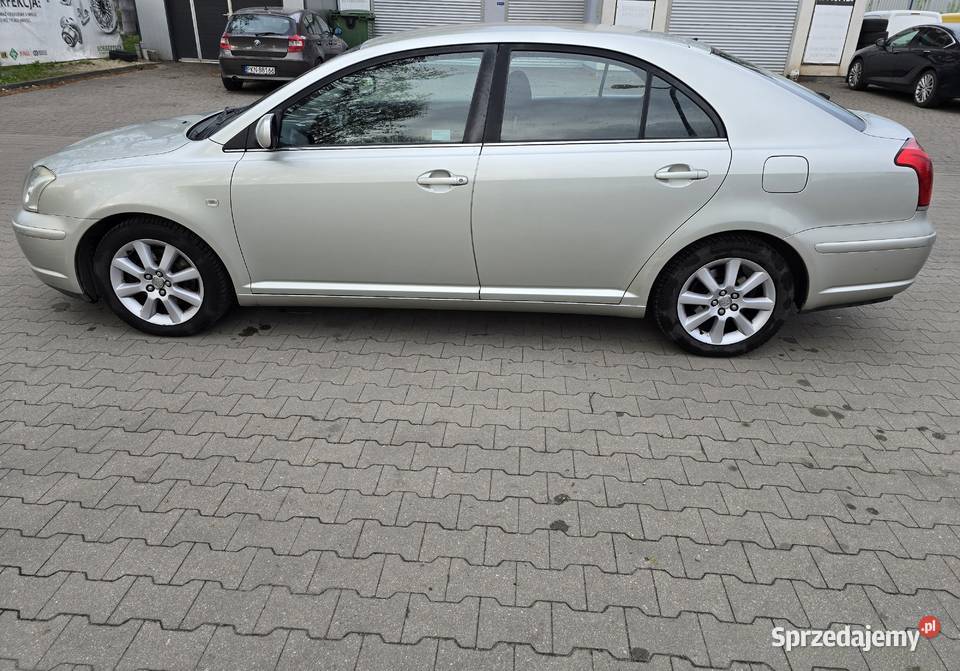 Toyota Avensis 20 benzyna 147 2004r T25 łódzkie Łódź