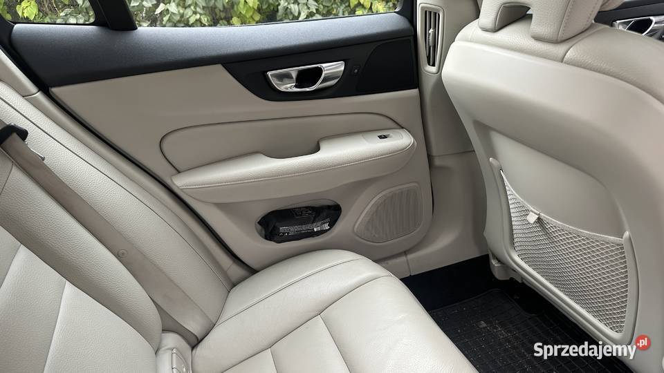 VOLVO S60 20 benzyna 310 AWD Momentum Pro benzyna Legionowo sprzedam