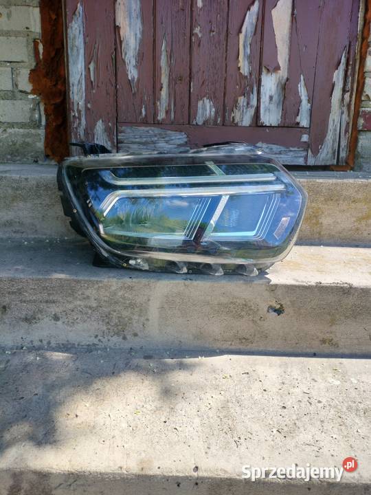 Reflektor dacia duster 2022 strony pasażera prawe sprzedam