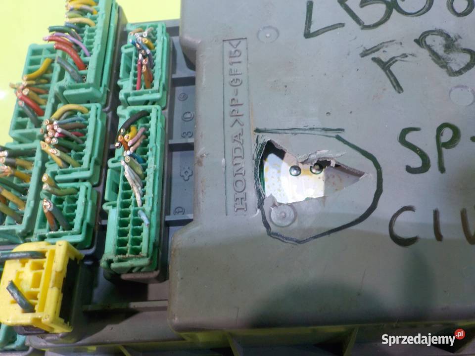 HONDA CIVIC VIII UFO 5D skrzynka bezpiecznikow osobowe Suków