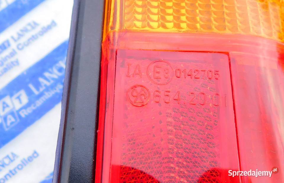 NOWE tylne lampy prawa lewa czarne FSM Fiat 126p Tarnów