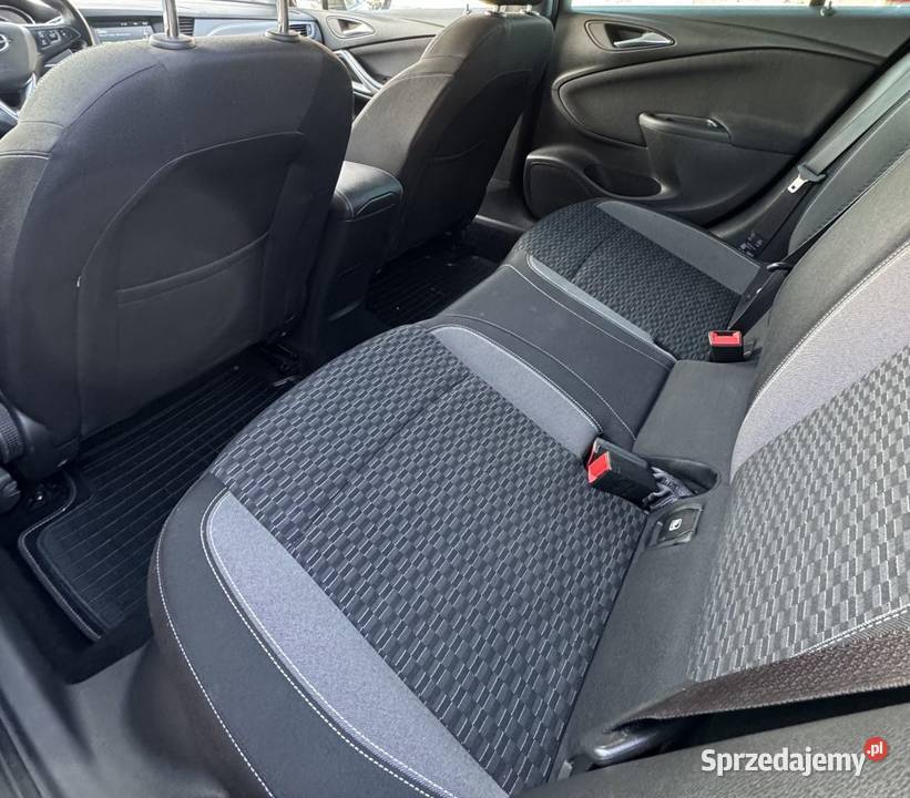 Opel Astra Sports Tourer 15 CDTI 122 Elegance SS czarny Nisko