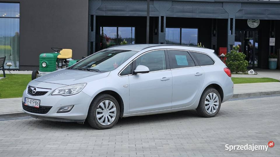 Opel Astra J 17 CDTI lakier metallic