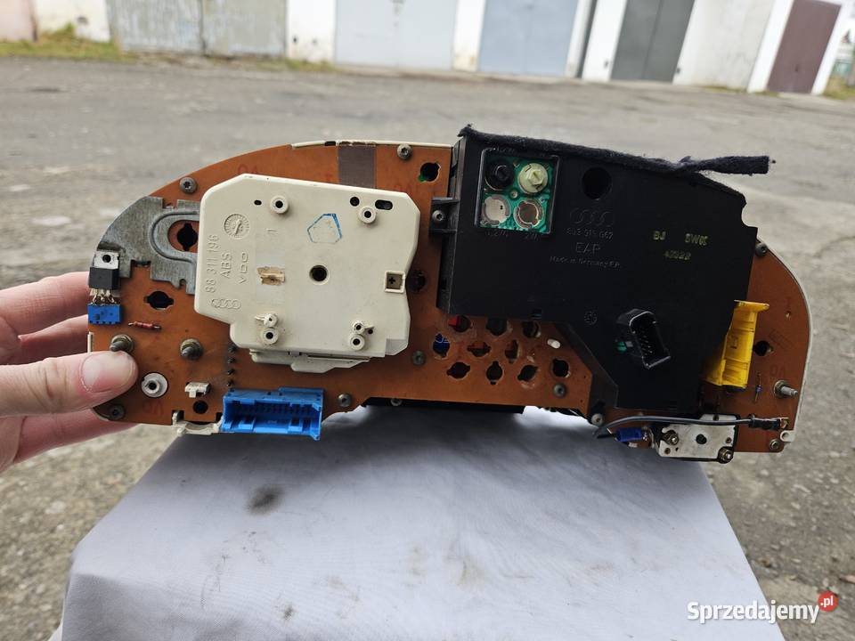 Licznik zegary VDO Audi 80 B4 osobowe Krosno sprzedam