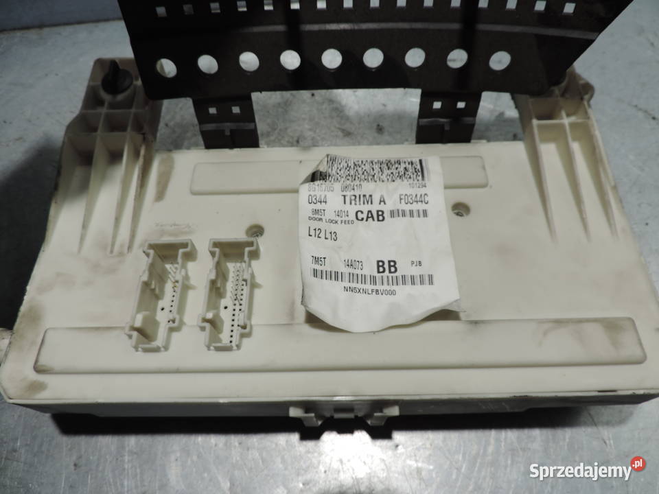 SKRZYNKA BEZPIECZNIKÓW FORD FOCUS MK2 osobowe