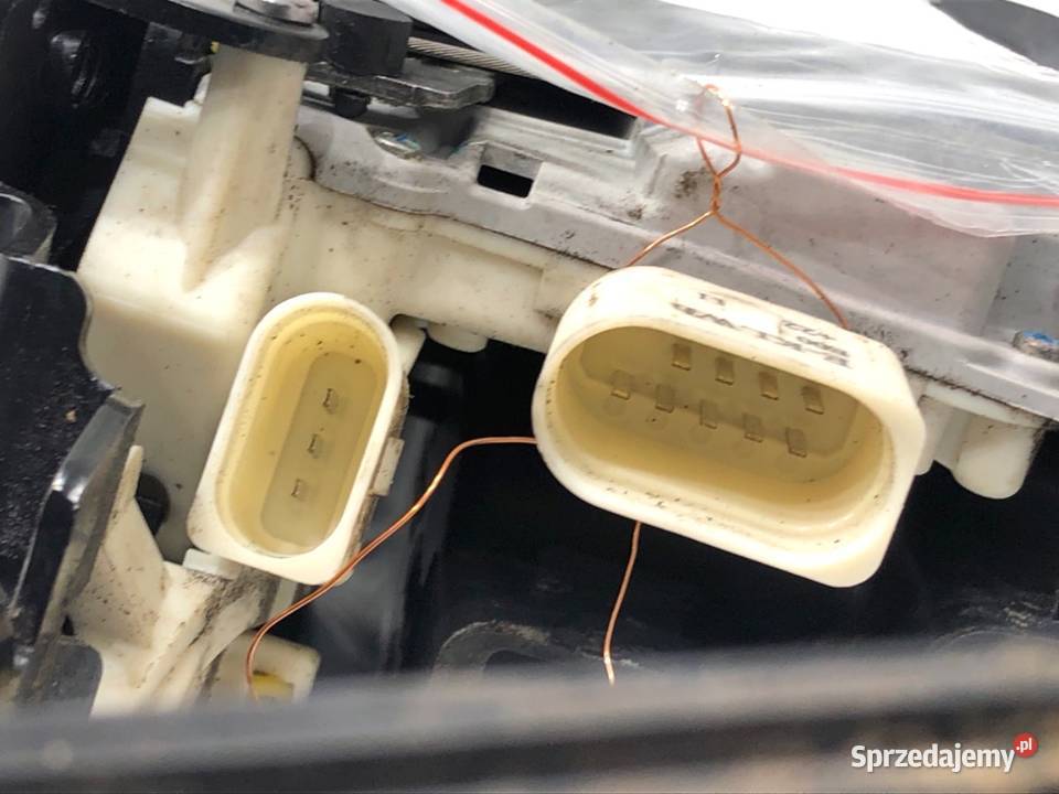 ZAMEK DRZWI LEWY TYŁ AUDI A8 D4 SedanLimuzyna