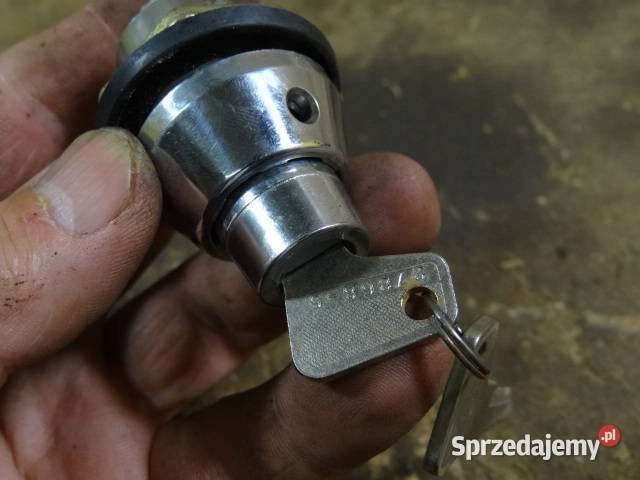zamek bagażnika Wartburg 2kluczyki org DDR sprzedam