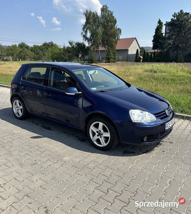 VW Golf V 16 gaz 2006r 101KM Pilzno sprzedam