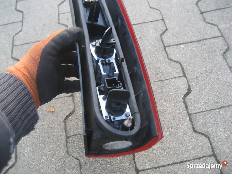 VOLVO V70 0004R LAMPA TYŁ LEWA GÓRNA 9154493 lewe wielkopolskie Rakoniewice sprzedam