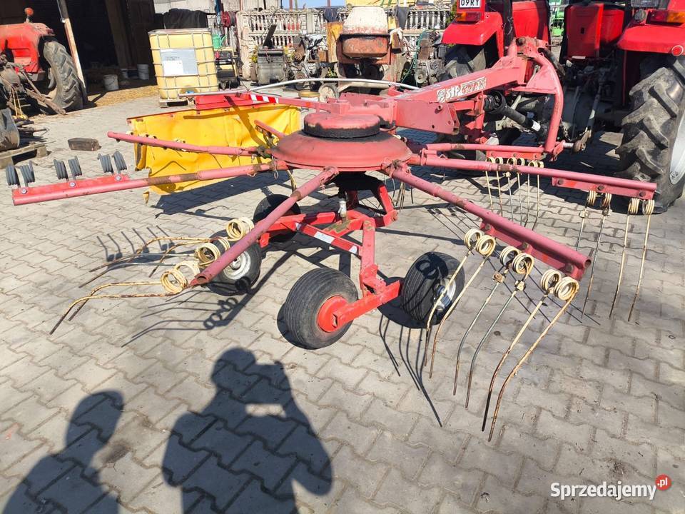 Zgrabiarka i przewracarka nieuszkodzony Zgrabiarki i przetrząsacze Przasnysz