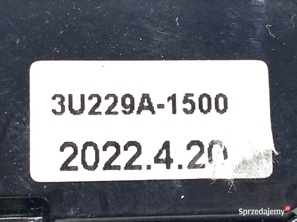 PRZEŁĄCZNIKI KIEROWNICY HYUNDAI i30 3U229A1500 osobowe Panele sterowania, przełączniki sprzedam