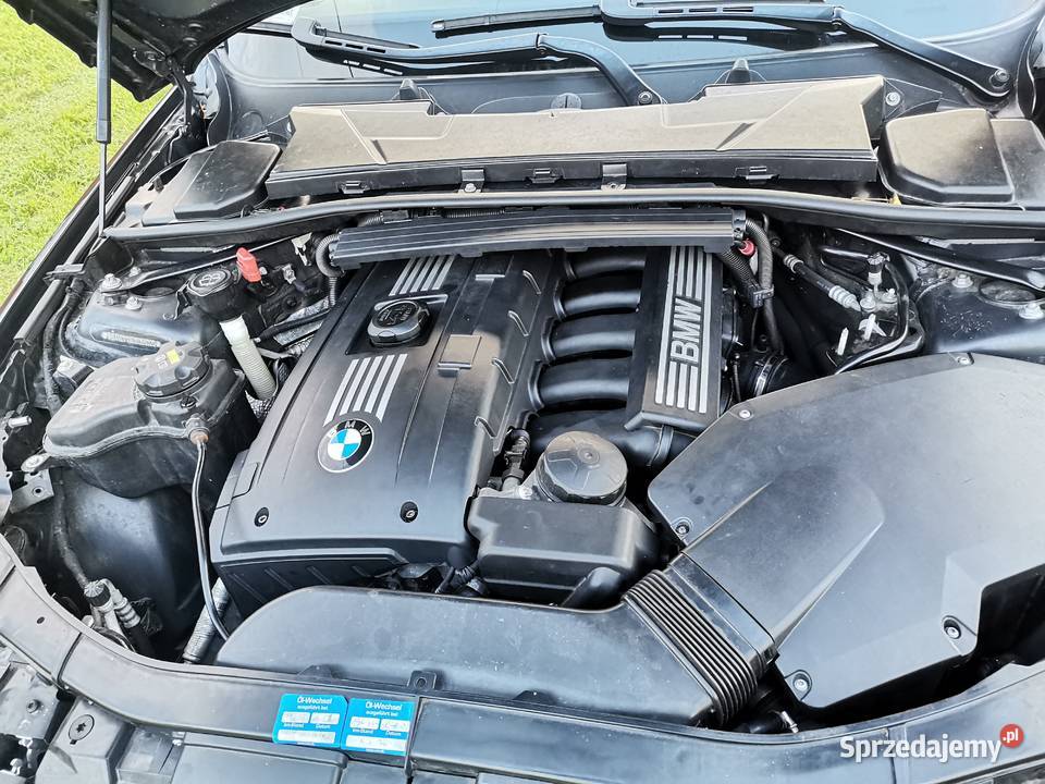 BMW E90 330i 2996cm3