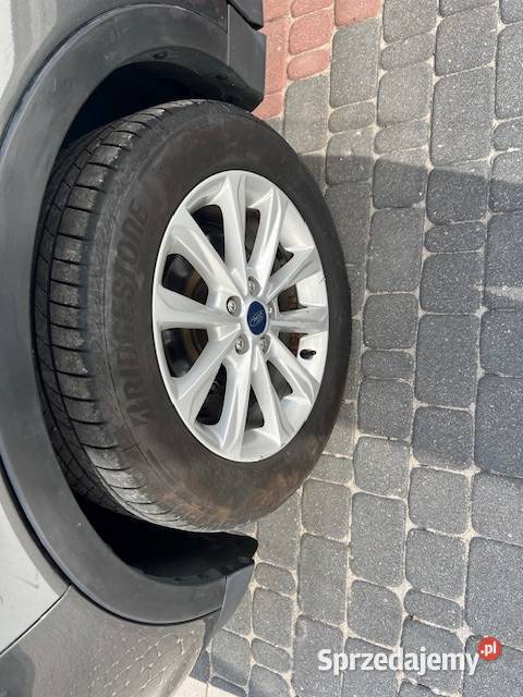 sprzedam samochód osobowy Ford Kuga 15 benzyna Kuga sprzedam