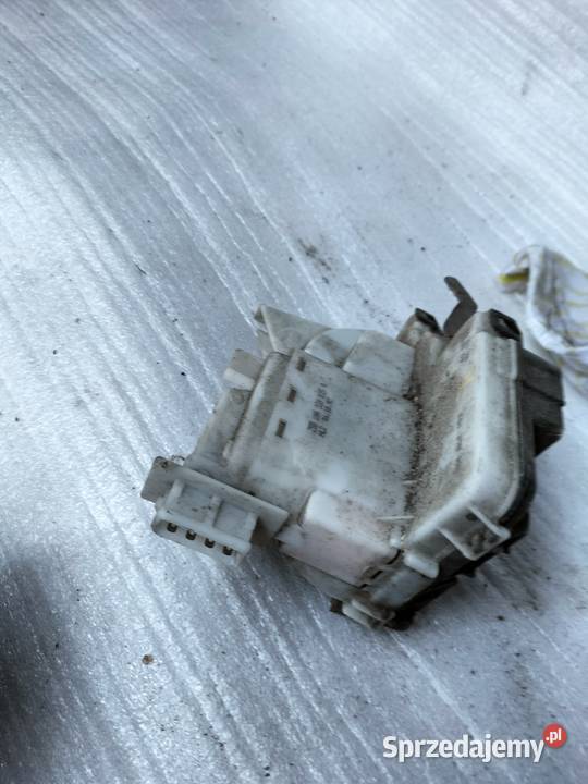 ZAMEK DRZWI TYŁ LEWY GOLF III 1H4 862 153 Kamień-Kolonia sprzedam