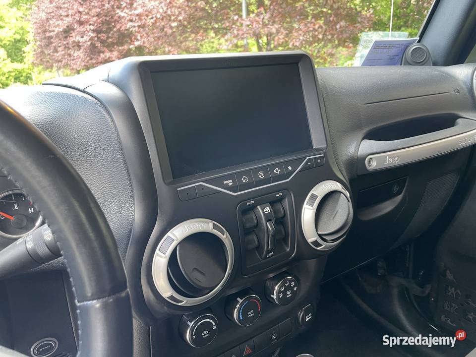 Jeep Wrangler JKU przygotowany na trasę i Wrocław