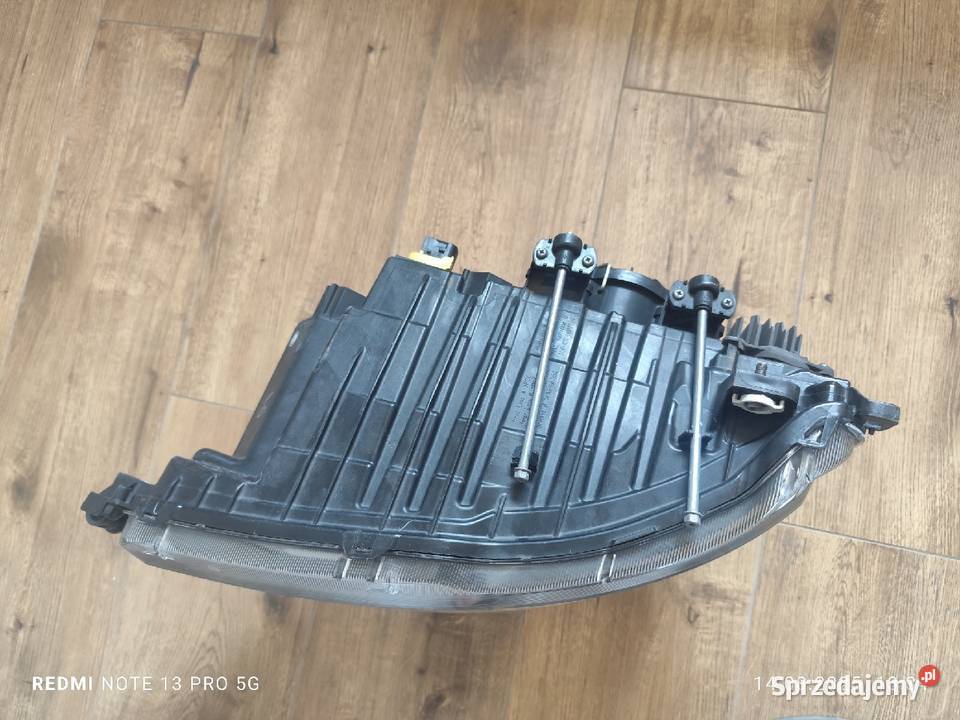 Lampa przód Mercedes actros