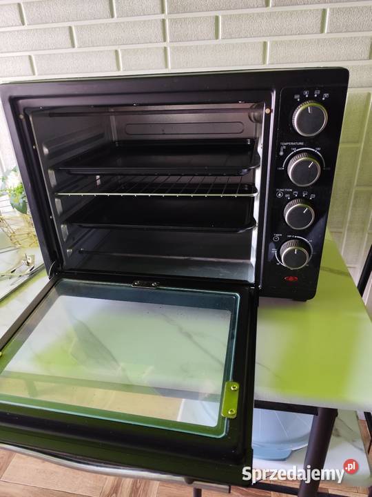 Piekarnik elektryczny z rożnem