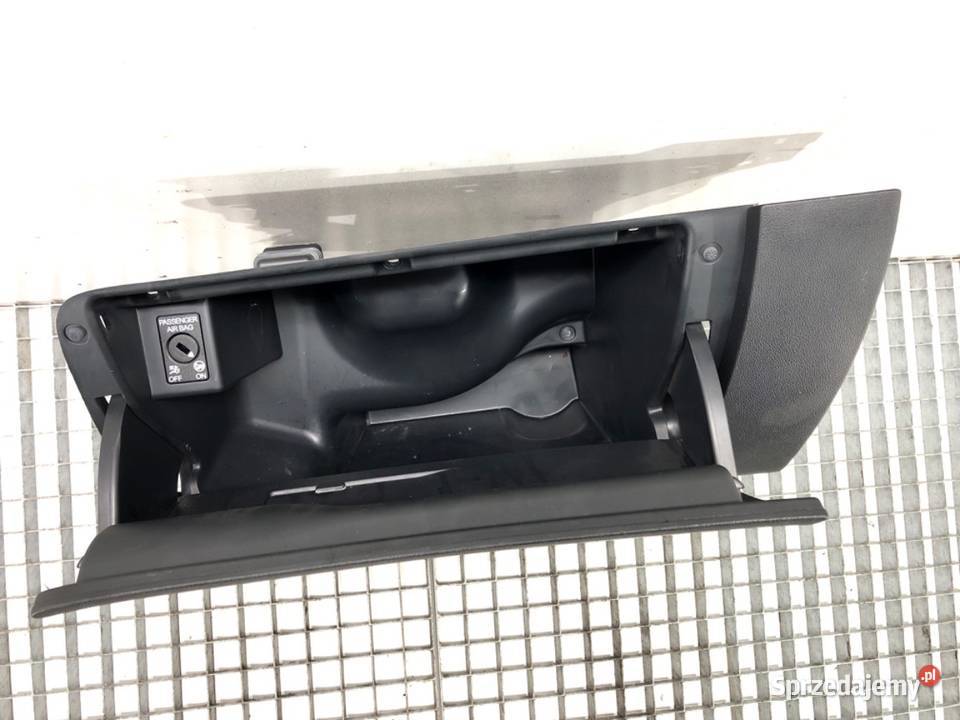 SCHOWEK PASAŻERA SKODA RAPID Hatchback PÓŁKA