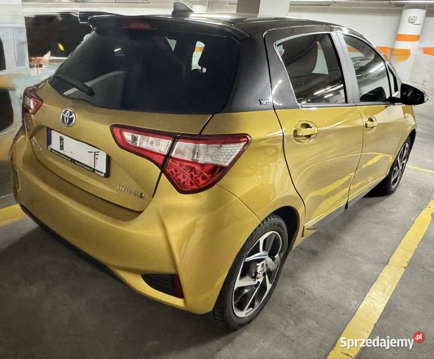 Toyota Yaris Hybrid Y20 Gold Edition serwisowany w ASO Warszawa sprzedam