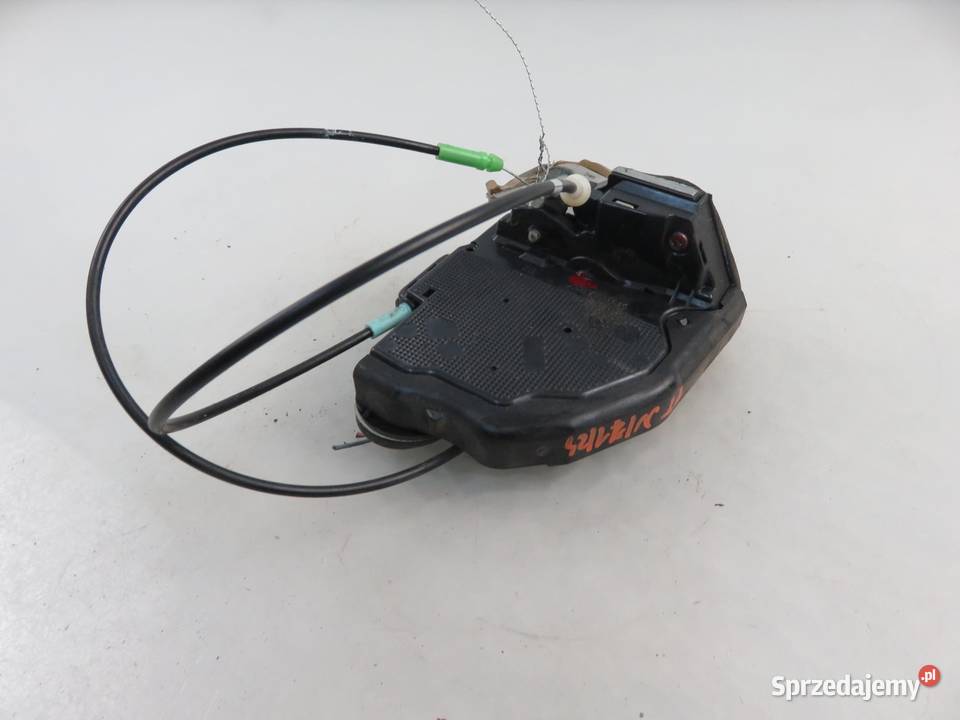 ZAMEK PRAWY TYLNY TOYOTA URBAN CRUISER 2 PIN