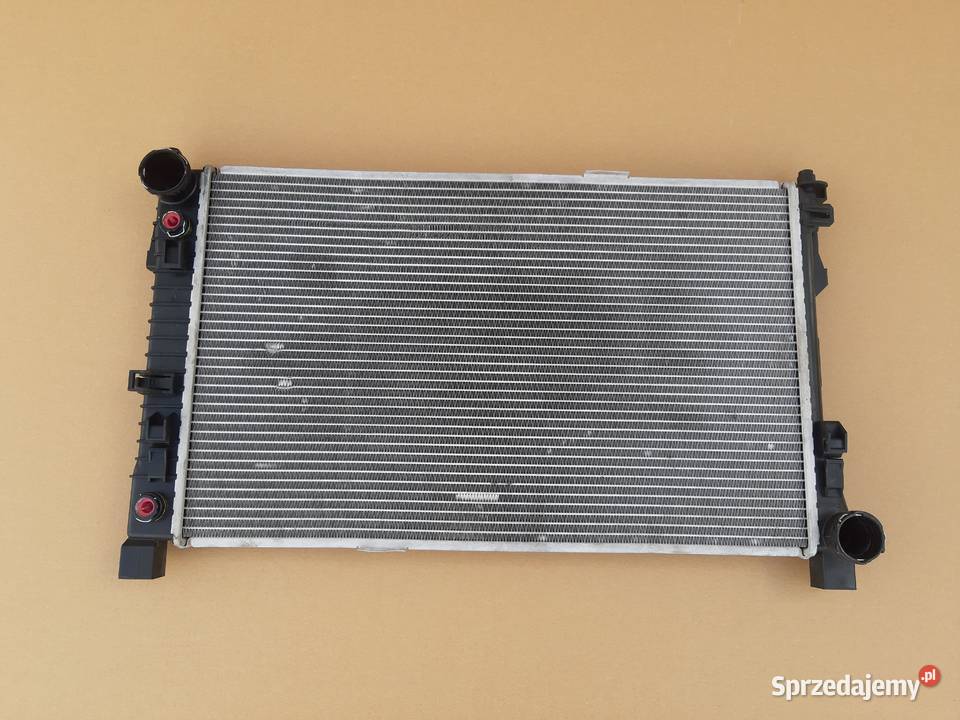 MERCEDES CKLASA W204 CHŁODNICA CIECZY WODY osobowe Bieleń