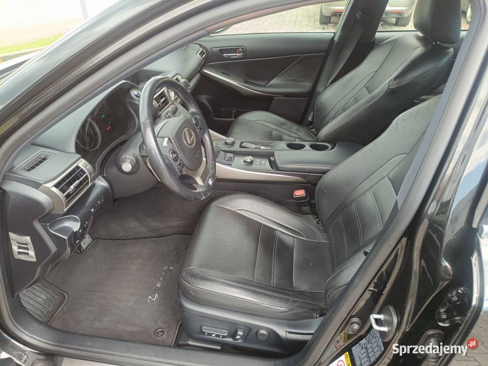 Lexus IS III Sedan 300h 223 FSport HYBRID ESP Sanok