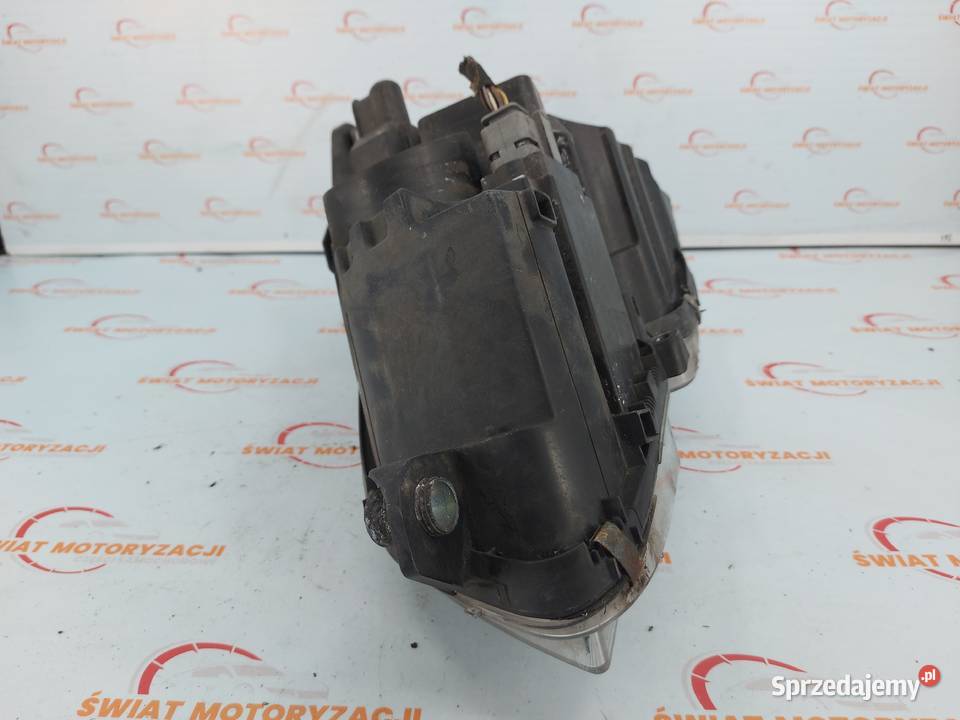 MERCEDES CLC CL203 10r lampa prawa przód ANGLIK Kielce