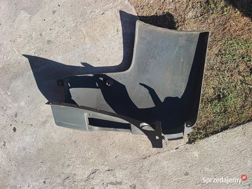 Narożnik zderzaka tylnego Trafic Vivaro gen 2