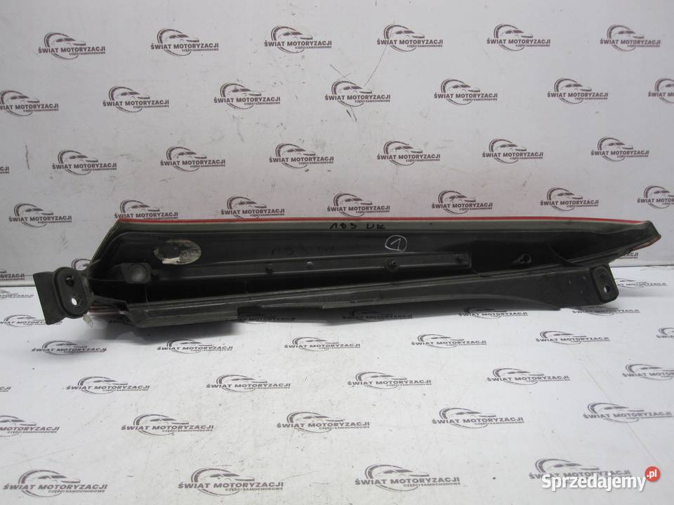 VOLVO XC90 I 03r lampa prawa tył górna 9483772 Lampy przednie
