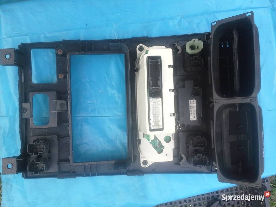 Ford Mondeo mk3 panel nawiewu ramka kratka Dębno
