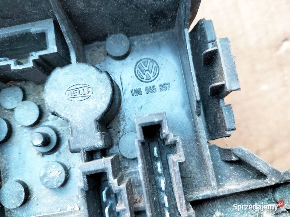 GOLF 3 MK3 WKŁAD LAMPY TYLNEJ LEWY PRAWY Kamień-Kolonia