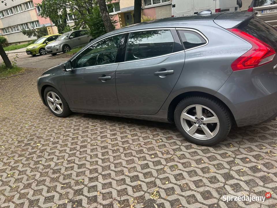 VOLVO V40 II HATCHBACK 20 D4 DRIVEE 190 140KW Łódź sprzedam