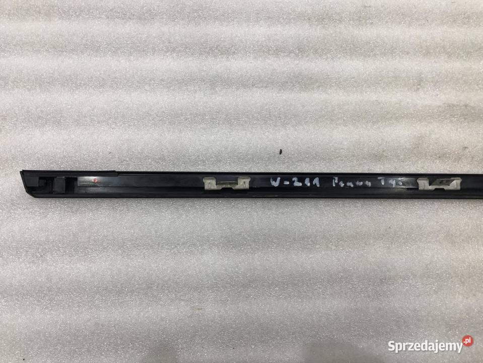 LISTWA ZGARNIAJĄCA PRAWY TYŁ MERCEDES W211 KOMBI