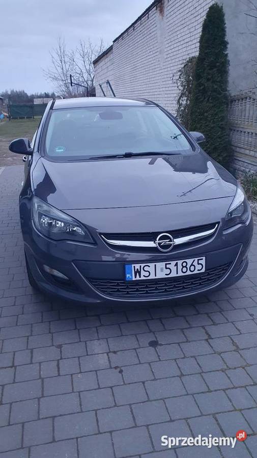 Opel Astra J Sedan