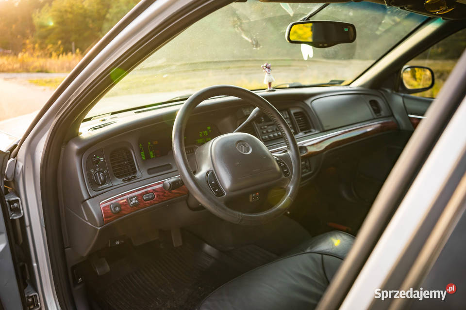 Mercury Grand Marquis Ford Crown Victoria Wołomin