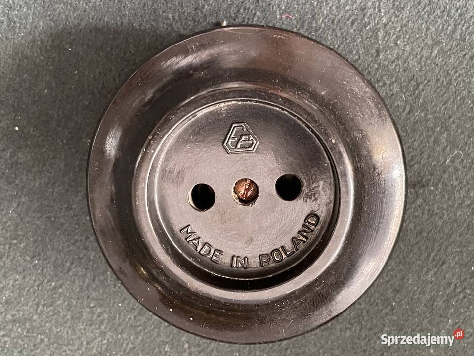 Zabytkowe polskie gniazdo elektryczne z bakelitu Łódź