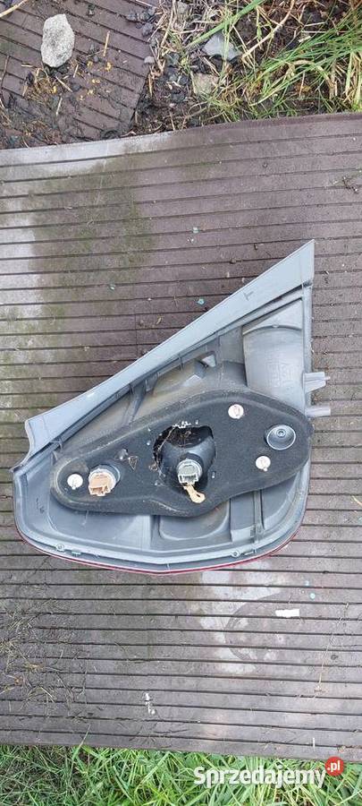 Honda jazz lampa tył prawa tylna 20002001 2002 Byków
