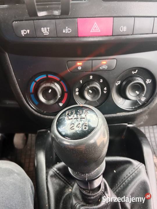 SPRZEDAM OPLA COMBO16 D2015 ASR (kontrola trakcji)