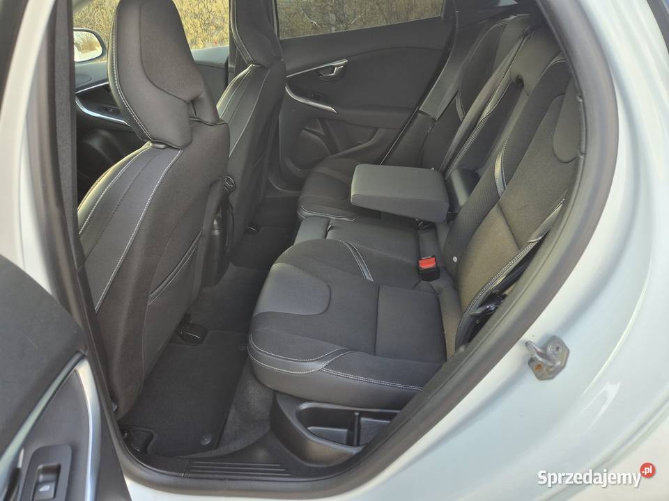 Volvo V40 Momentum 2015r 20D D2 120 Serwis Led gniazdo AUX Puławy