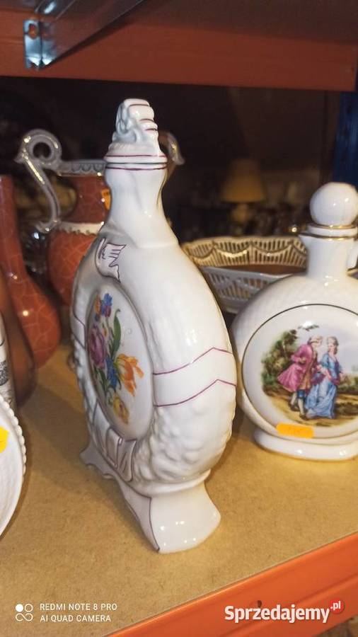 Porcelanowa karafka Sygnatura częściowo zatarta pomorskie sprzedam