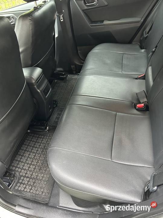 Toyota Auris 18 Hybrid kombi Comfort Rok produkcji 2015 Warszawa