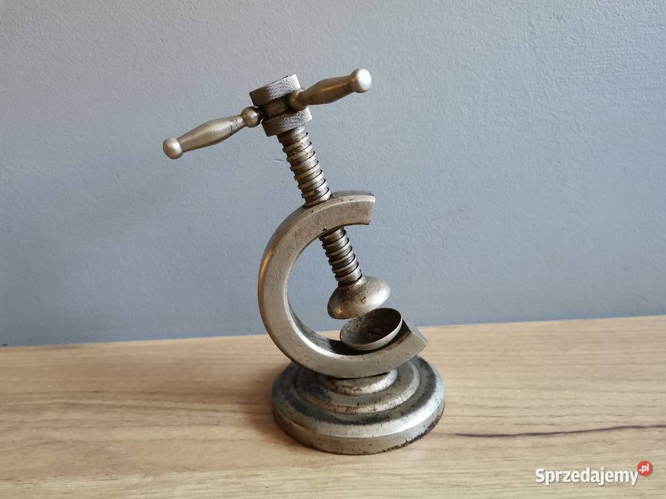Stary metalowy dziadek do orzechów Siemianowice Śląskie
