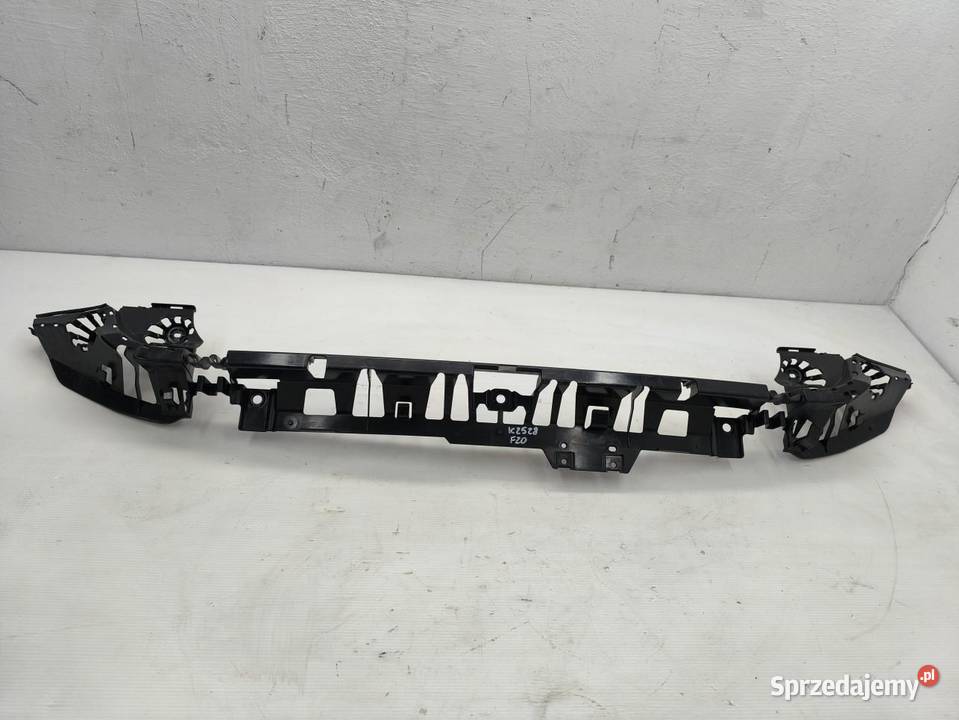 ŚLIZG ZDERZAKA TYŁ SRODKOWY BMW F20 16 116i 136