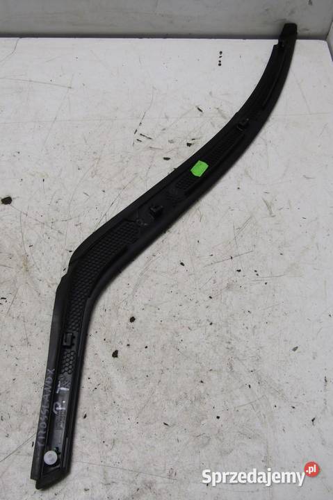 LISTWA KAROSERYJNA BŁOTNIKA SZYBY PRAWA TYLNA
