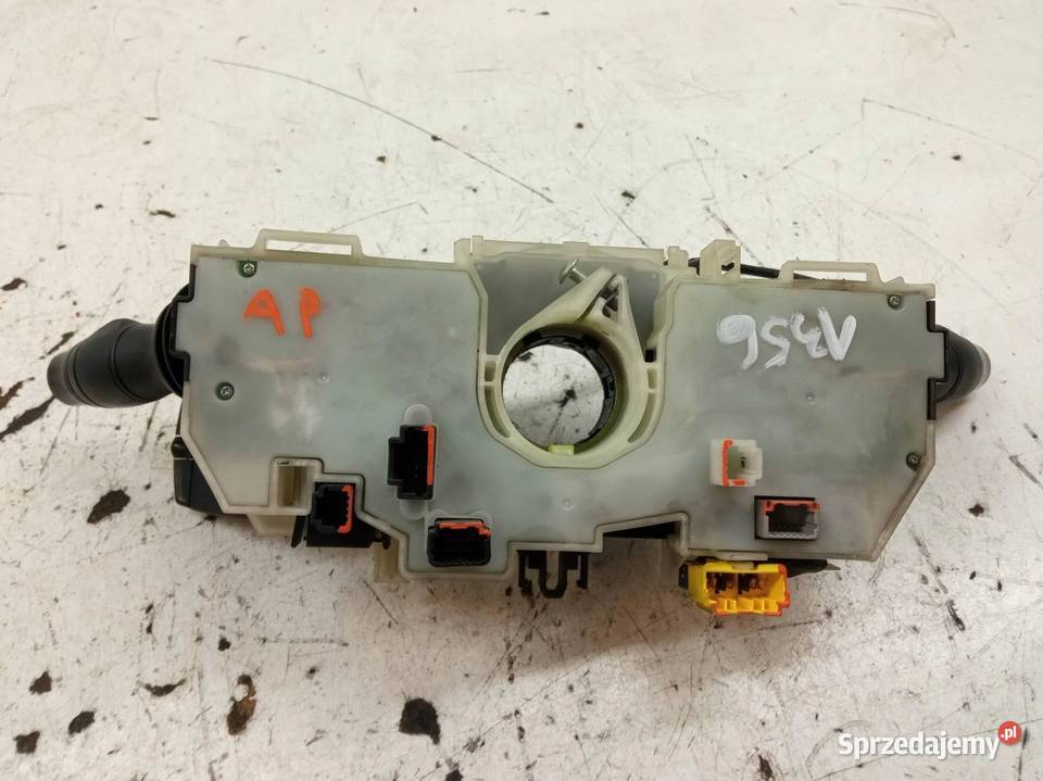 PRZEŁĄCZNIK ZESPOLONY TAŚMA KPL 255670019R Rok produkcji 2012