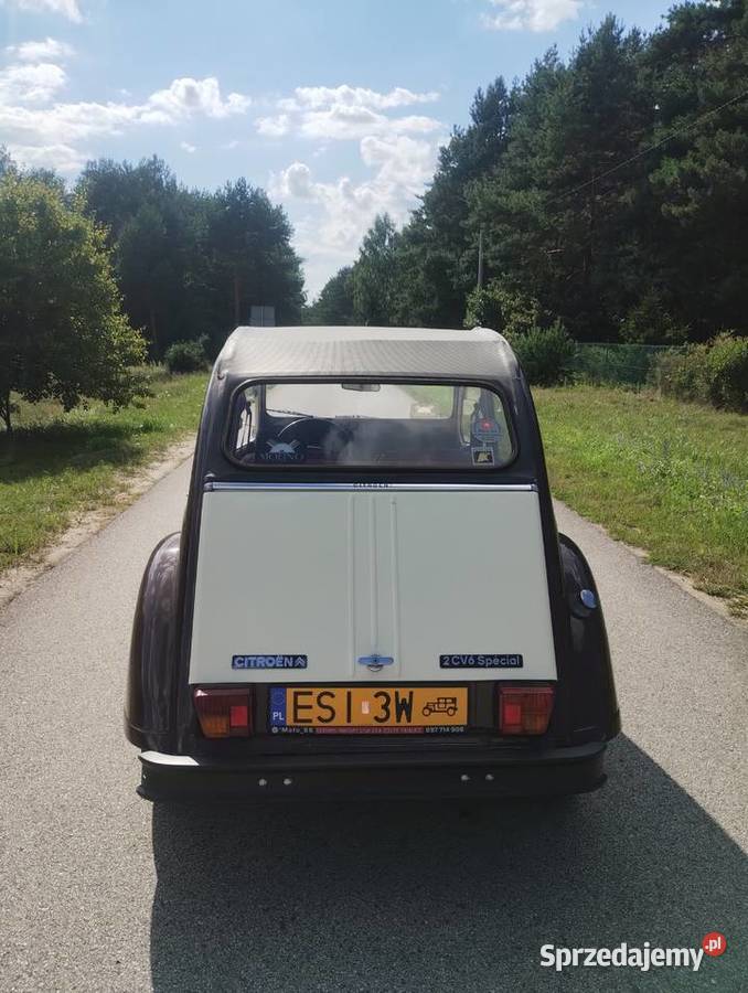 Zabytkowy Citroen 2CV z filmu kaczka Żółte Sieradz