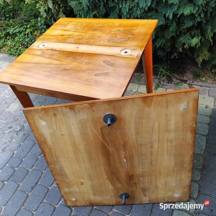 Stary kwadratowy stół w stylu Art Dco Warszawa