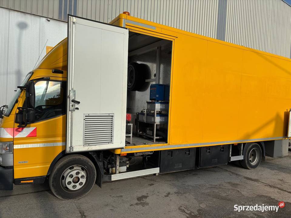 Samochód ciężarowy FUSO Canter specjalny do żółty Chojnów