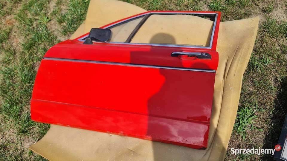 Drzwi lewy przód Audi 80 B1 sedan 4 Drzwi osobowe Drzwi Dobrodzień sprzedam